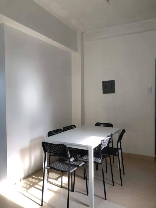 Cozy 2-bedroom Apartment Manoc-Manoc